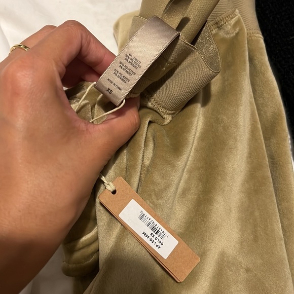 Skims Velour Leggings - Picture 2 of 2